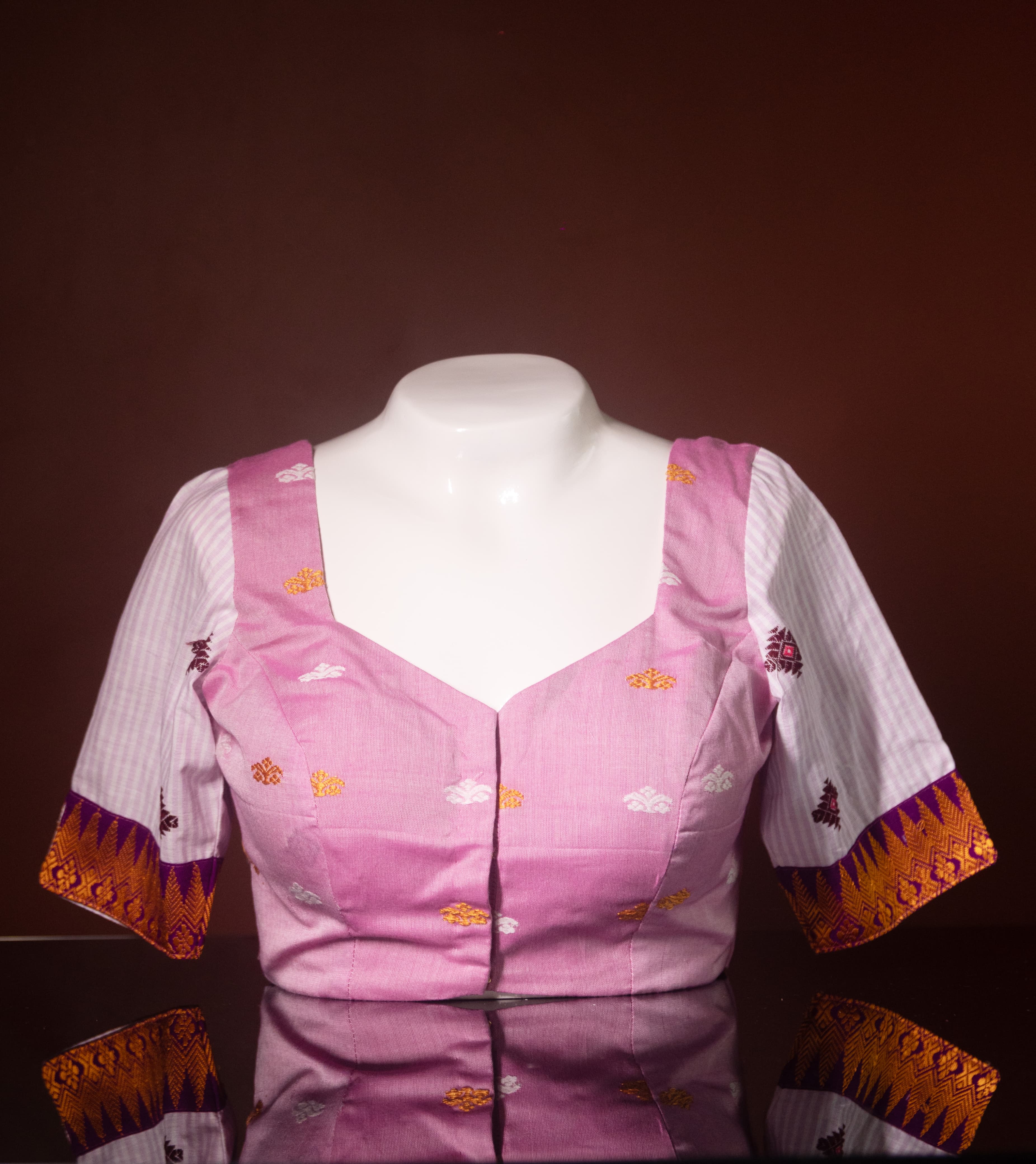 SWEETHEART NECK BLOUSE WITH BODO TRADITIONAL MOTIF